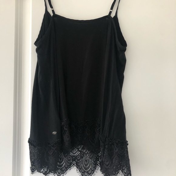 Black tank top with lace - Picture 3 of 3